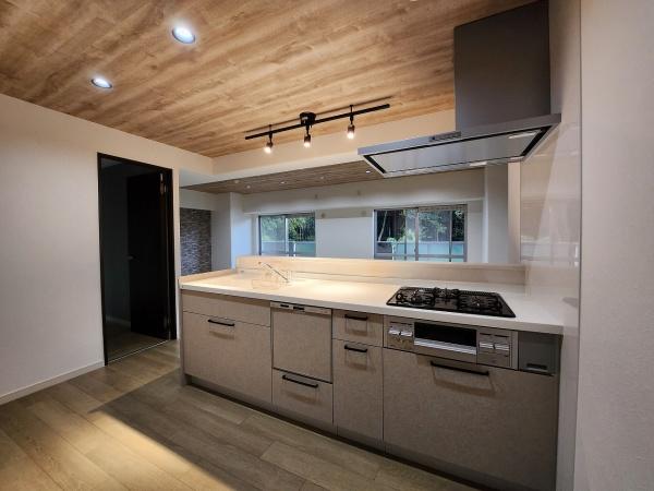 大字石原／コスパ近く　駐車場３台可