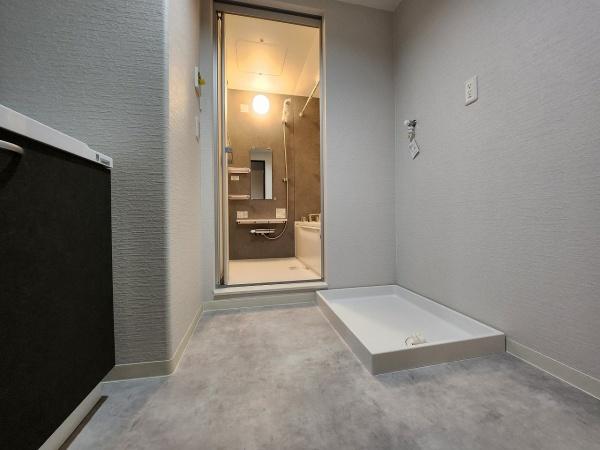 大字石原／コスパ近く　駐車場３台可