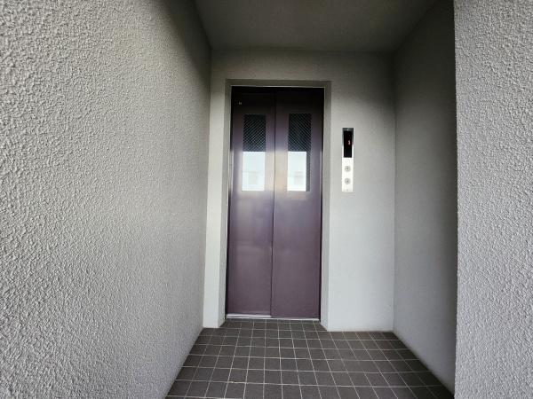 大字石原／コスパ近く　駐車場３台可