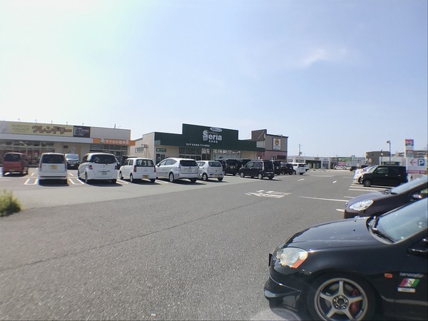 綾羅木新町２丁目／平屋住宅　駐車並列３台可能(Seria生活良品アルク安岡店)