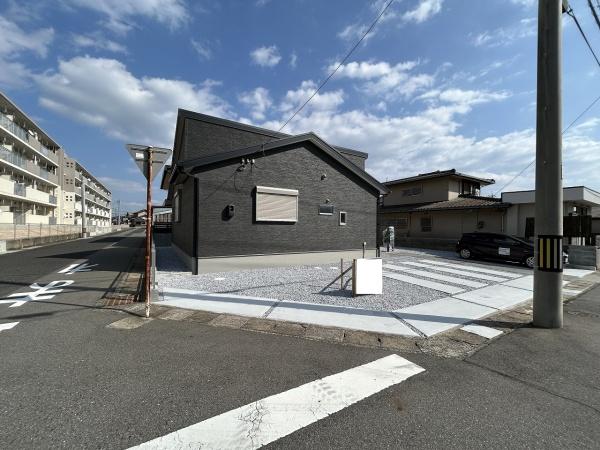 綾羅木新町２丁目／平屋住宅　駐車並列３台可能