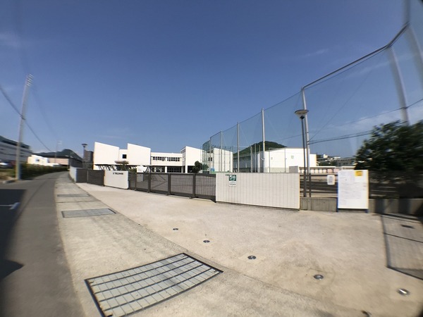 下関市伊倉町２丁目の新築一戸建(下関市立川中中学校)