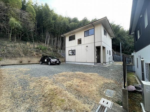 長府川端2丁目/駐車場4台+簡易倉庫付き