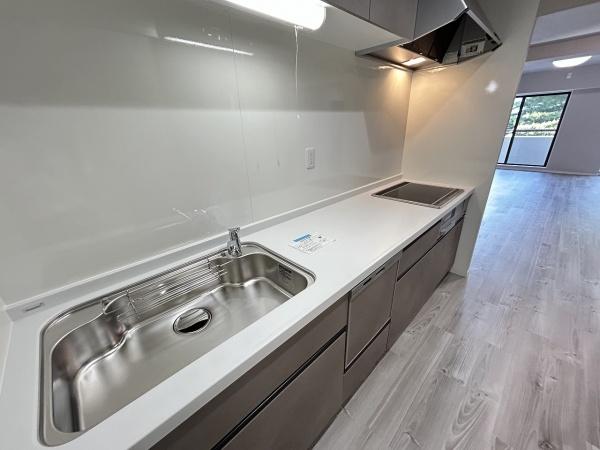 シンセリティ唐戸／水回り新品の角部屋