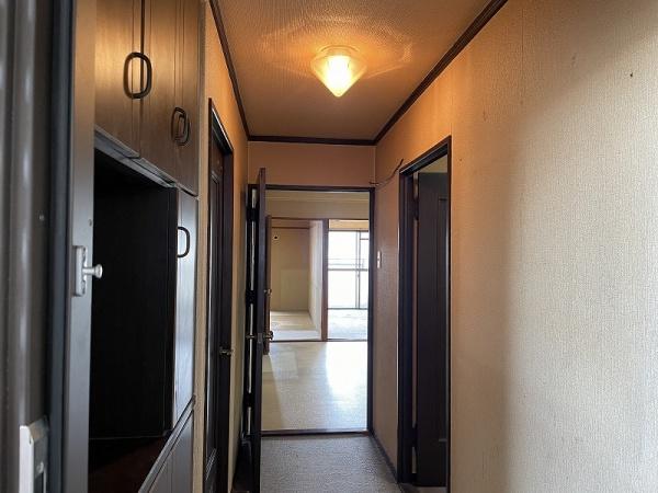 ロイヤルコーポランド上田中／市街地近く