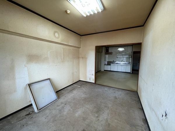 ロイヤルコーポランド上田中／市街地近く
