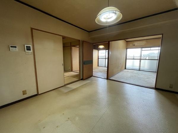 ロイヤルコーポランド上田中／市街地近く