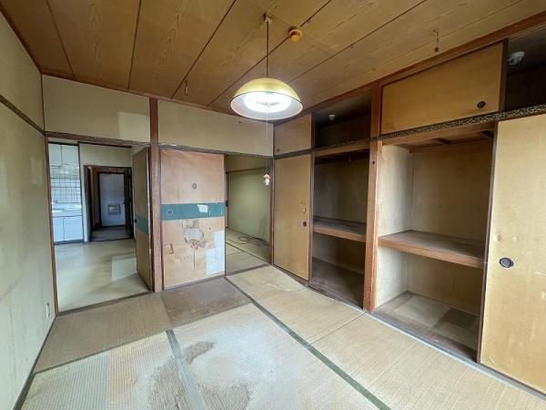 ロイヤルコーポランド上田中／市街地近く