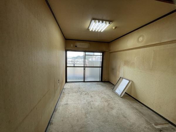 ロイヤルコーポランド上田中／市街地近く