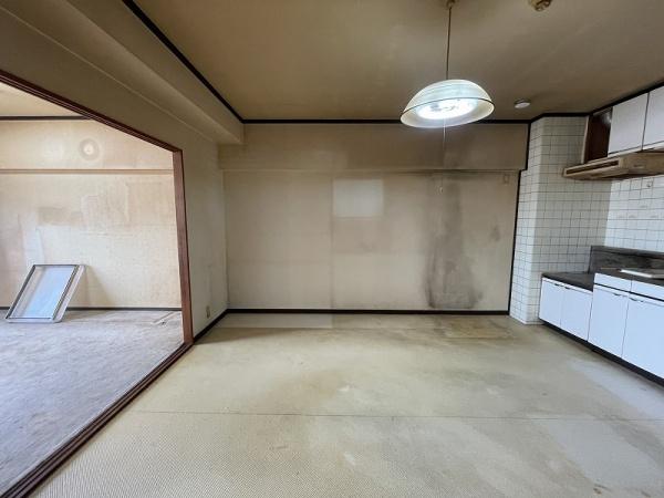 ロイヤルコーポランド上田中／市街地近く
