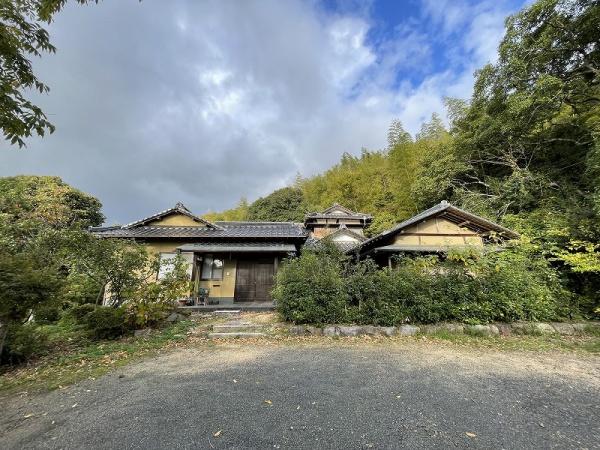 王喜本町一丁目/茶室、畑、裏山のあるお家