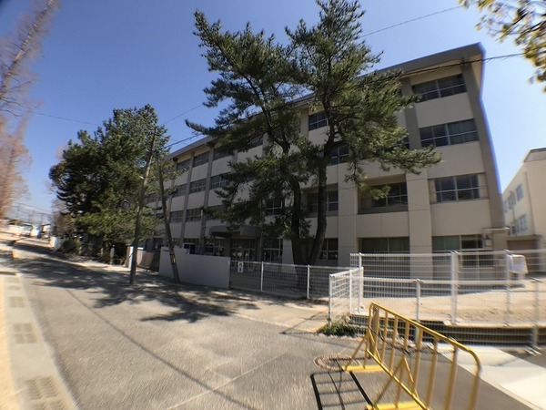 下関市長府満珠町の中古一戸建て(下関市立豊浦小学校)