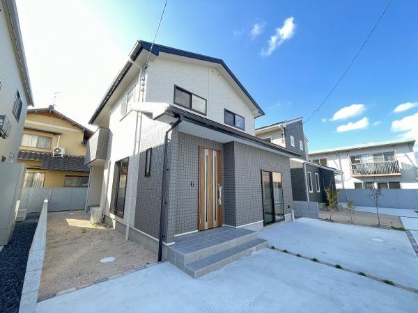 新築　綾羅木本町4　４号地／太陽光付　４LDK