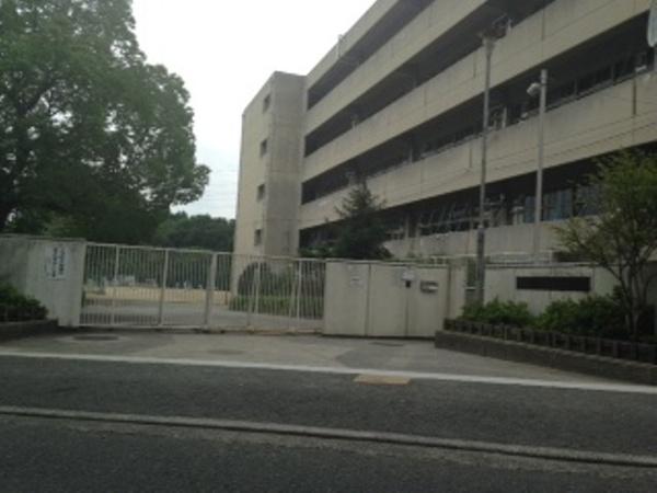 吹田市山田西３丁目の土地(西山田中学校)