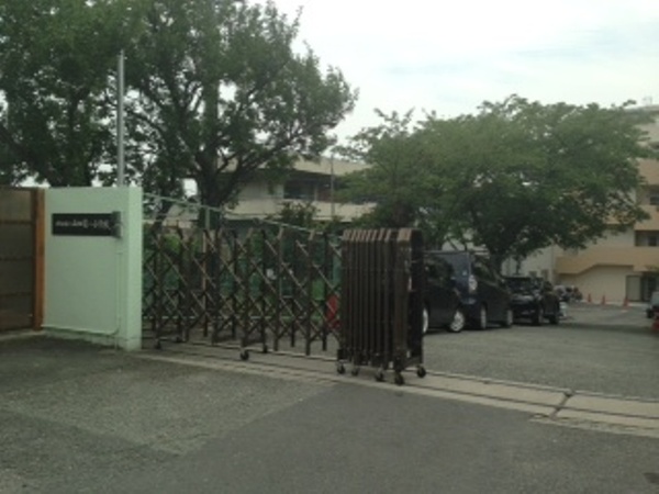 ライオンズマンション万博公園(吹田市立山田第一小学校)