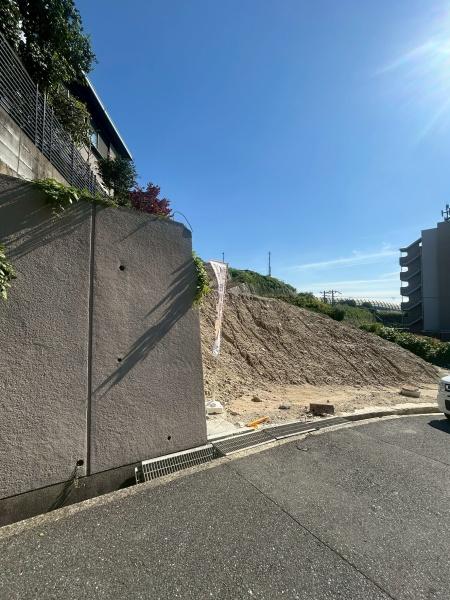 吹田市樫切山の土地(前面道路含む現地写真)