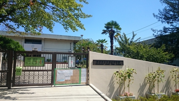 エンゼルブレッサ千里藤白台(吹田市立青山台中学校)