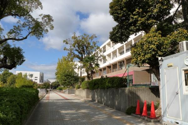 箕面市石丸２丁目の中古一戸建て(箕面市立萱野東小学校)