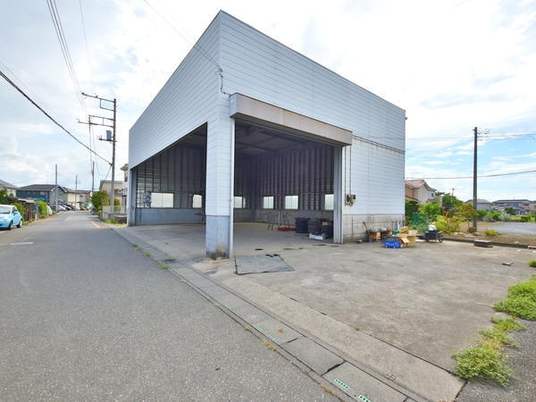 加須市上崎　旧自動車修理工場HOPE　HOUSE