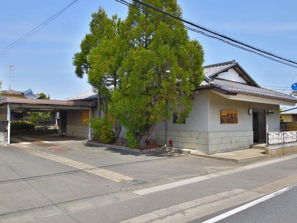 旧ニュウハのシース―屋　売店舗