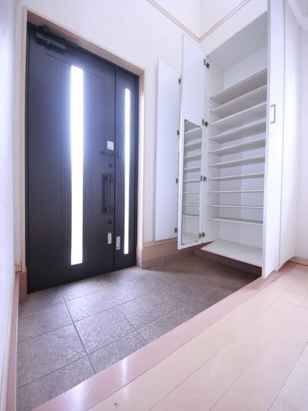 加須市水深の中古一戸建て(玄関)