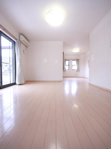 加須市水深の中古一戸建て(リビング)