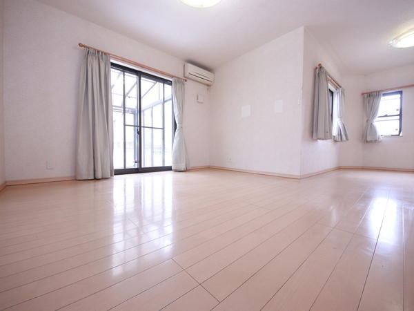 加須市水深の中古一戸建て(リビング)