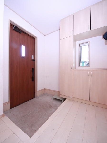 加須市礼羽の中古一戸建て(玄関)