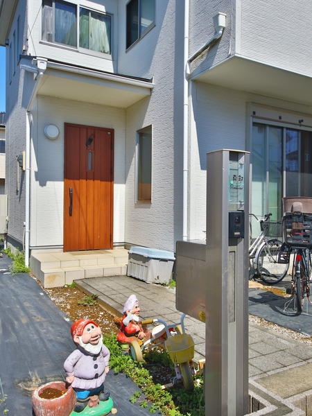 加須市礼羽の中古一戸建て(玄関)