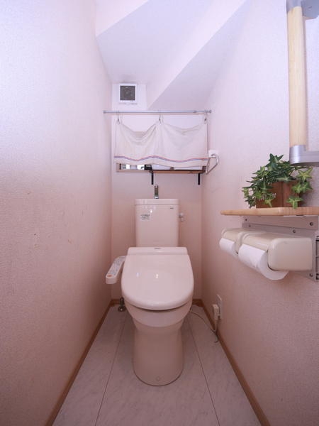 加須市礼羽の中古一戸建て(トイレ)