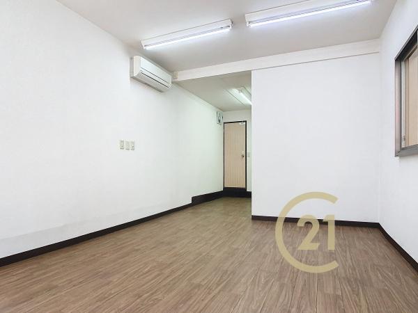 商店街に住居付きの店舗が登場