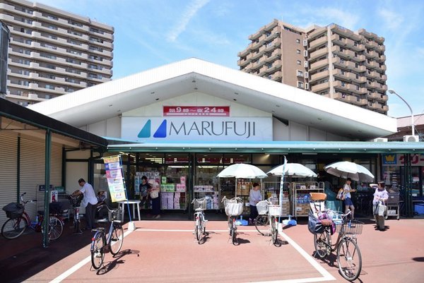 青梅市黒沢1丁目の中古一戸建て(マルフジ東青梅店)