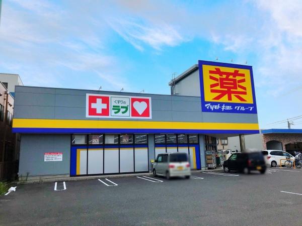 ジュエル洲崎・鉄骨造3階建てアパート(くすりのラブ福浜店)