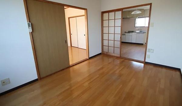 ジュエル洲崎・鉄骨造3階建てアパート