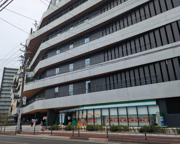 ヴァンデュ―ル名古屋御器所(ファミリーマートSTATION　Ai店)