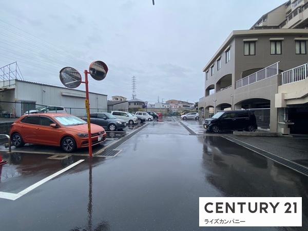 少女の赤い帽子泉北深井