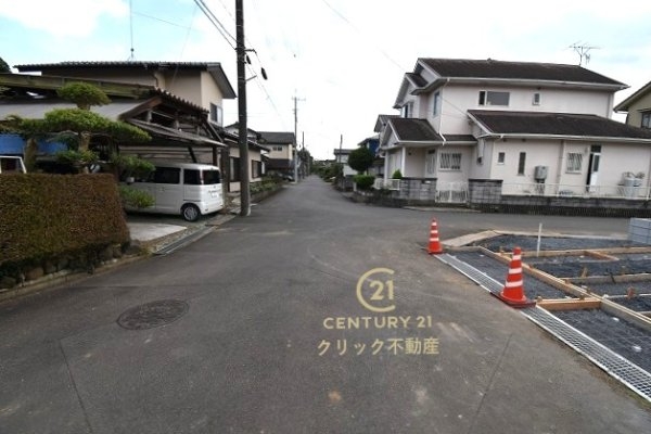いろどりアイタウン 笠間市市野谷 24-P1 1(前面道路含む現地写真)