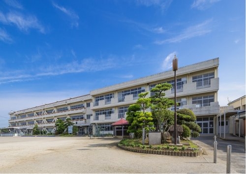 石岡市真家の土地(小美玉市立羽鳥小学校)