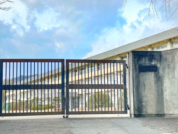 生駒郡斑鳩町龍田北１丁目の中古一戸建て(斑鳩町立斑鳩中学校)