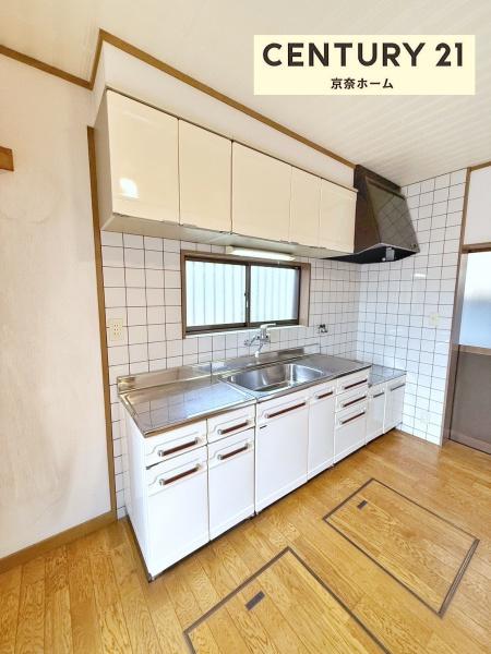 奈良市四条大路３丁目の中古一戸建て