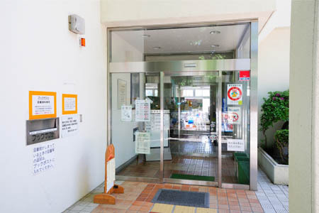 府中市四谷5丁目の中古一戸建て(府中市立四谷図書館)