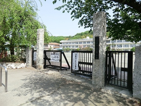 あきる野市草花　第5　新築分譲住宅　2号棟【全2棟】(あきる野市立多西小学校)