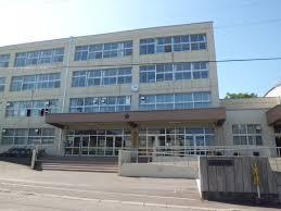 札幌市西区山の手二条２丁目の土地(札幌市立琴似中学校)