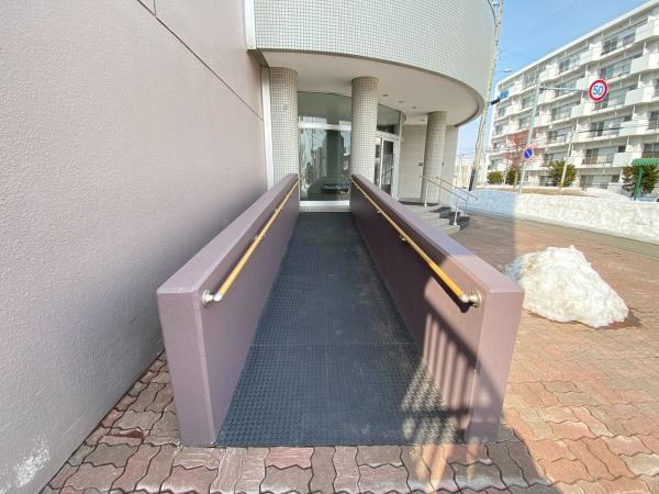 ロジェ山の手通り