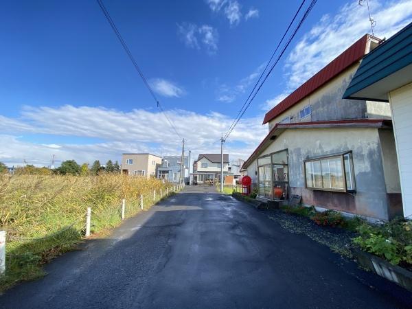 札幌市東区北丘珠五条3丁目の土地(前面道路含む現地写真)