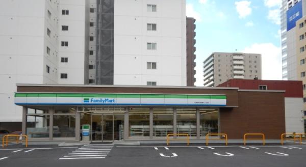 ラ・クラッセ札幌大通ミッドシティ(ファミリーマート札幌南２条東４丁目店)