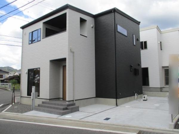 松山市平井町の中古一戸建て