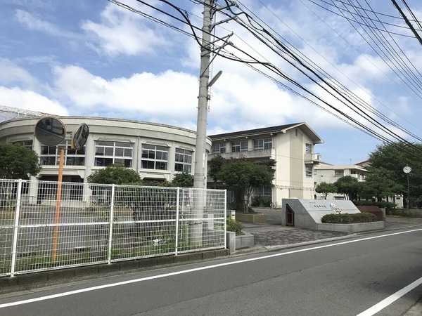 朝日ヶ丘2丁目(松山市立城西中学校)