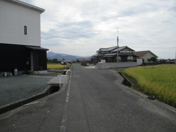 東温市志津川の中古一戸建て