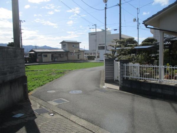 東温市田窪の中古一戸建て